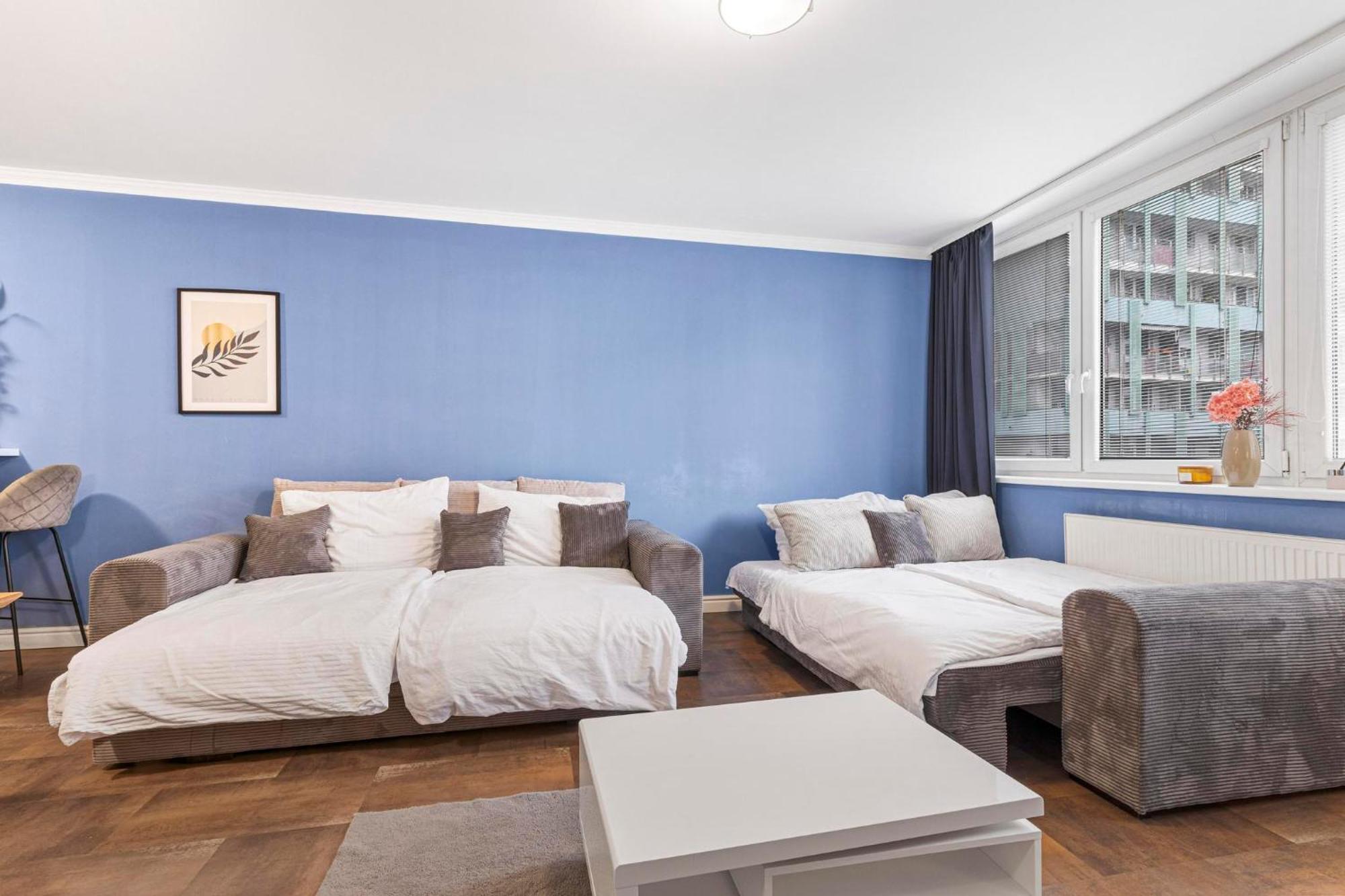 Tomato Apartment - With Free Parking Bratislava Exterior photo